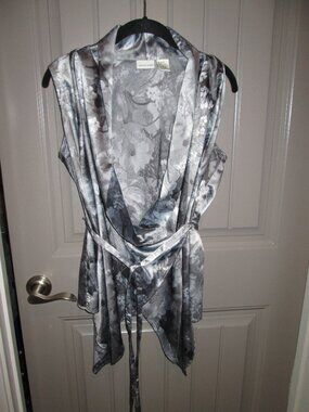 Womens Newport News Gray Floral Wrap SS Top w/Belt, Size 14